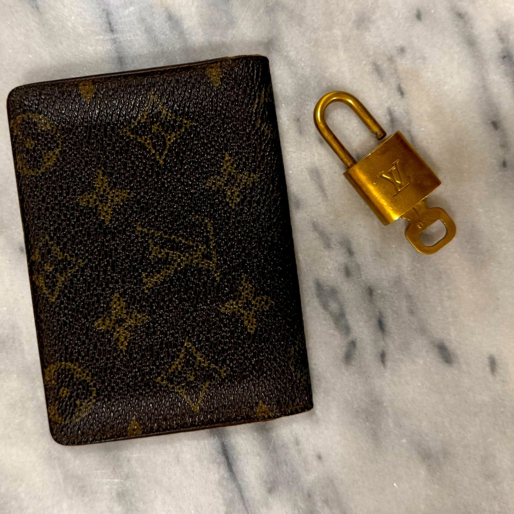 Louis Vuitton Card Holder and Key #330 Bundle EUC
